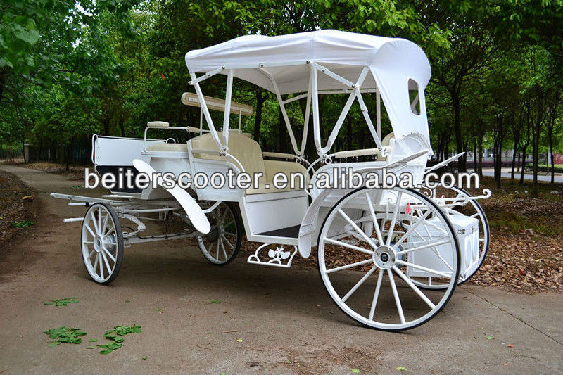 2024 Christmas Electric cinderella horse carriage for sale with Led light warehouse