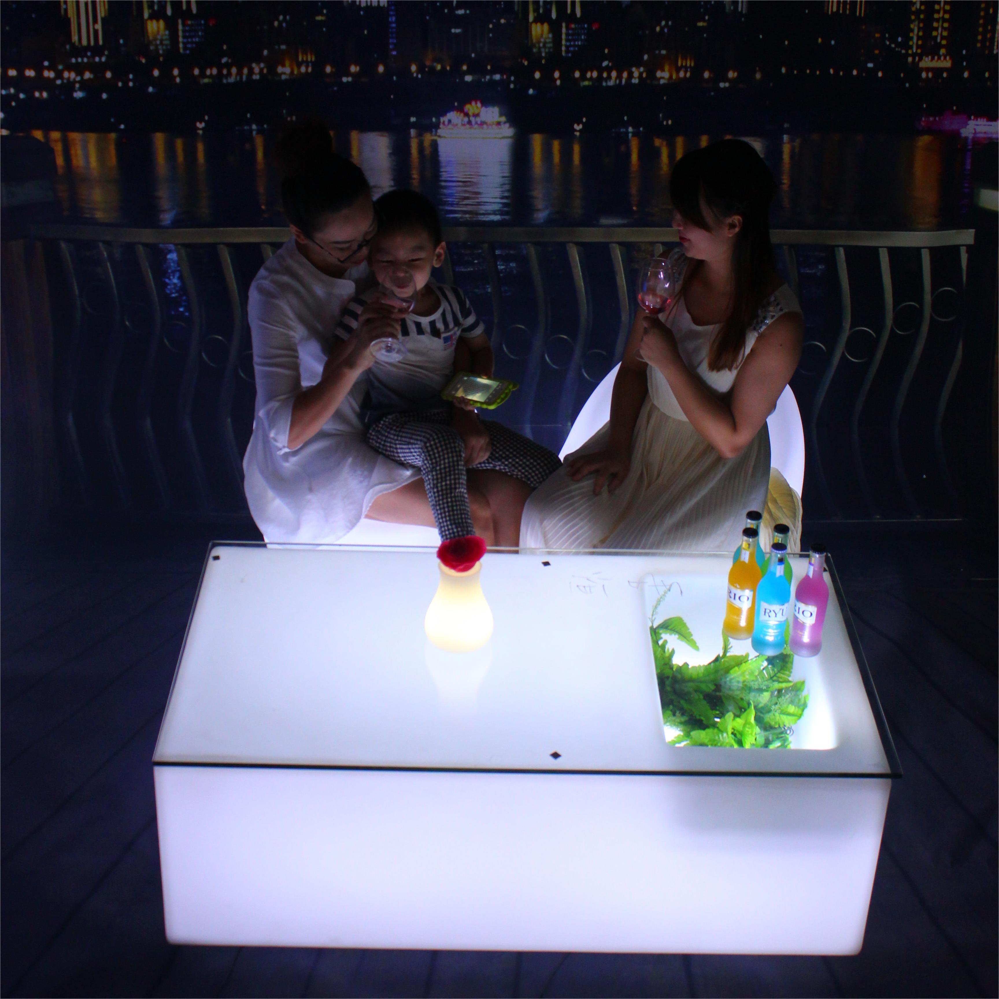 Night Club Plastic Led Coffee Bar Table with Ice Bucket Modern Commercial Furniture Novel Design Factory Price Cube Coffee Table