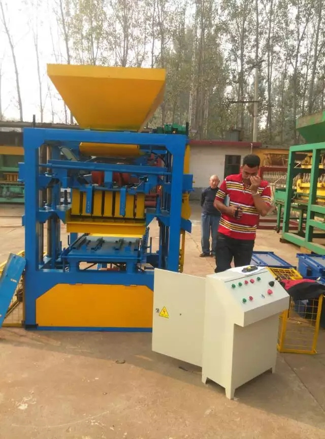 Modern brick making QT4-25 cement blocking machines