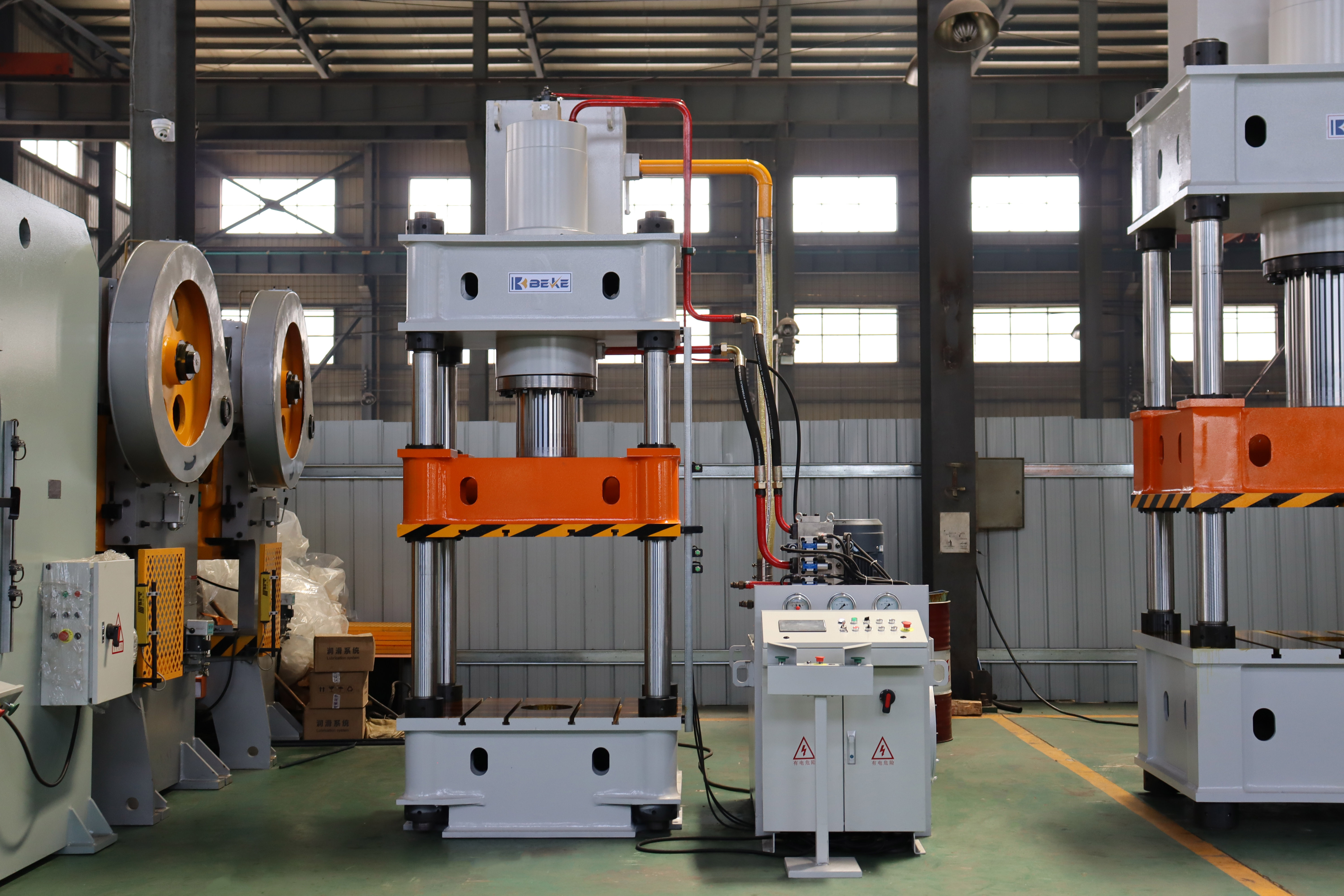 BEKE Hydraulic Press 300 Ton Stainless Steel 4 Column Hydraulic Press Machine For Sale Auto Parts