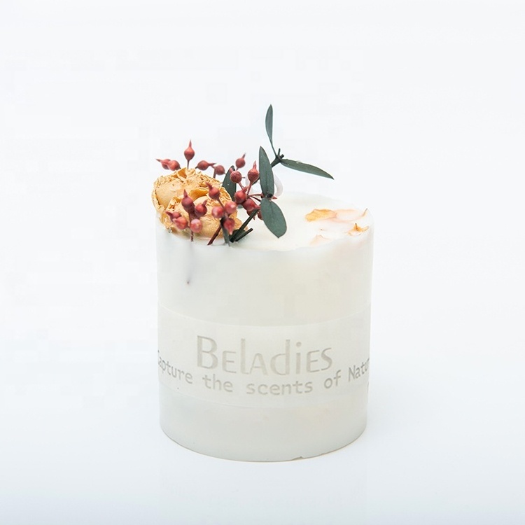 Hot selling fashion high quality packing hand dried flower candle pillar with dry flower