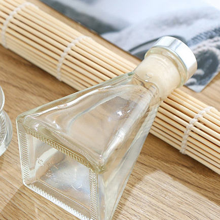 High Quality Transparent Empty Pyramid Shape 100ml Glass Reed Diffuser Bottle