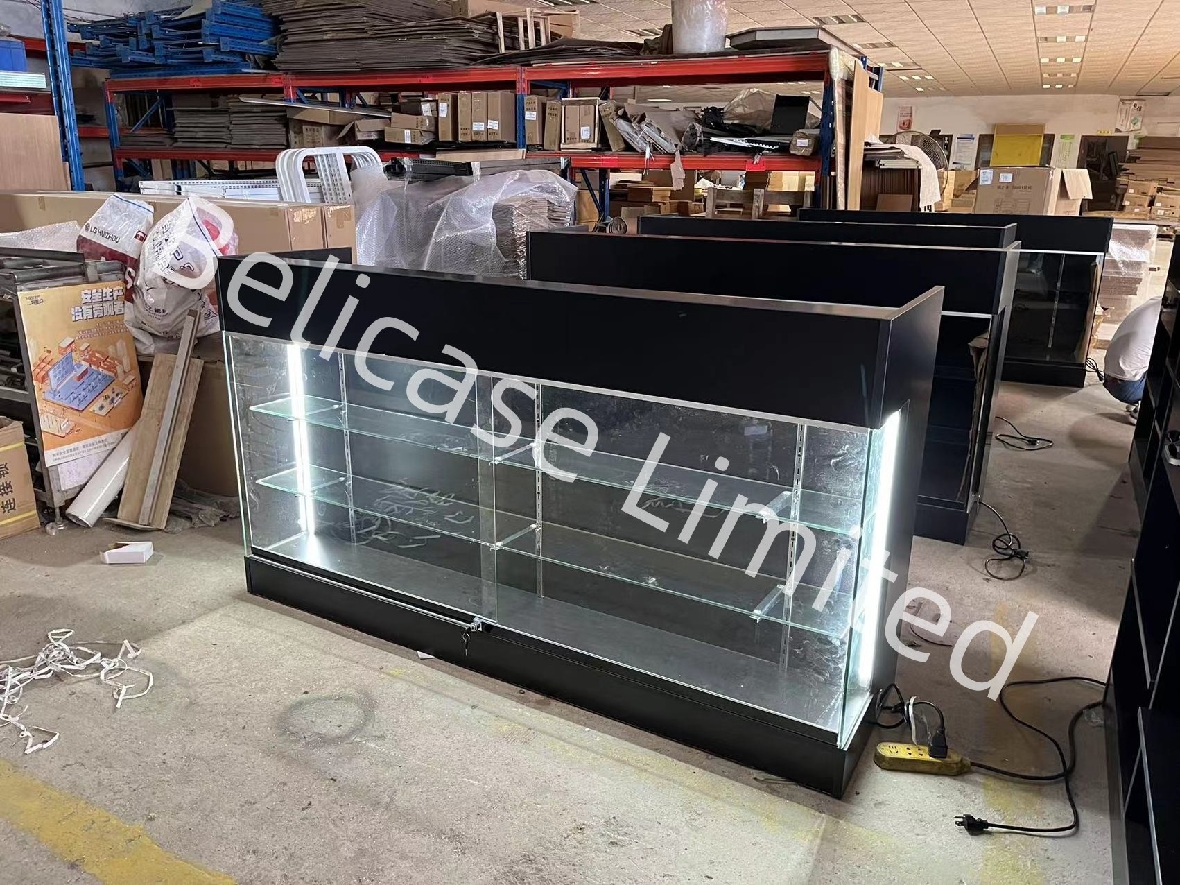 Wholesale Retail Store Vitrine Display Cashier Counter Wooden Glass Vision Showcase Lockable Cashier Table Checkout Counter