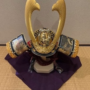 Japanese samurai helmet made by Japanese tradition looking for distributor katana samurai sword