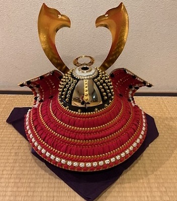 Japanese samurai helmet made by Japanese tradition looking for distributor katana samurai sword