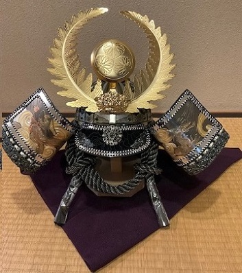 Japanese samurai helmet made by Japanese tradition looking for distributor katana samurai sword