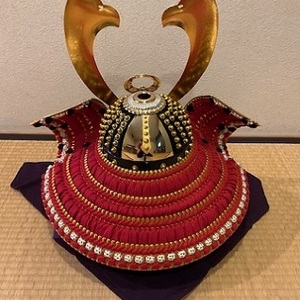 Japanese samurai helmet made by Japanese tradition looking for distributor in United States kendo