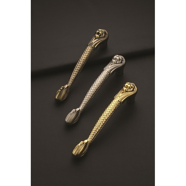 Unique Metal Brass Handle Lion Shape Main Door Handle Brass Antic Finished Pull Handle Customized color Modern design