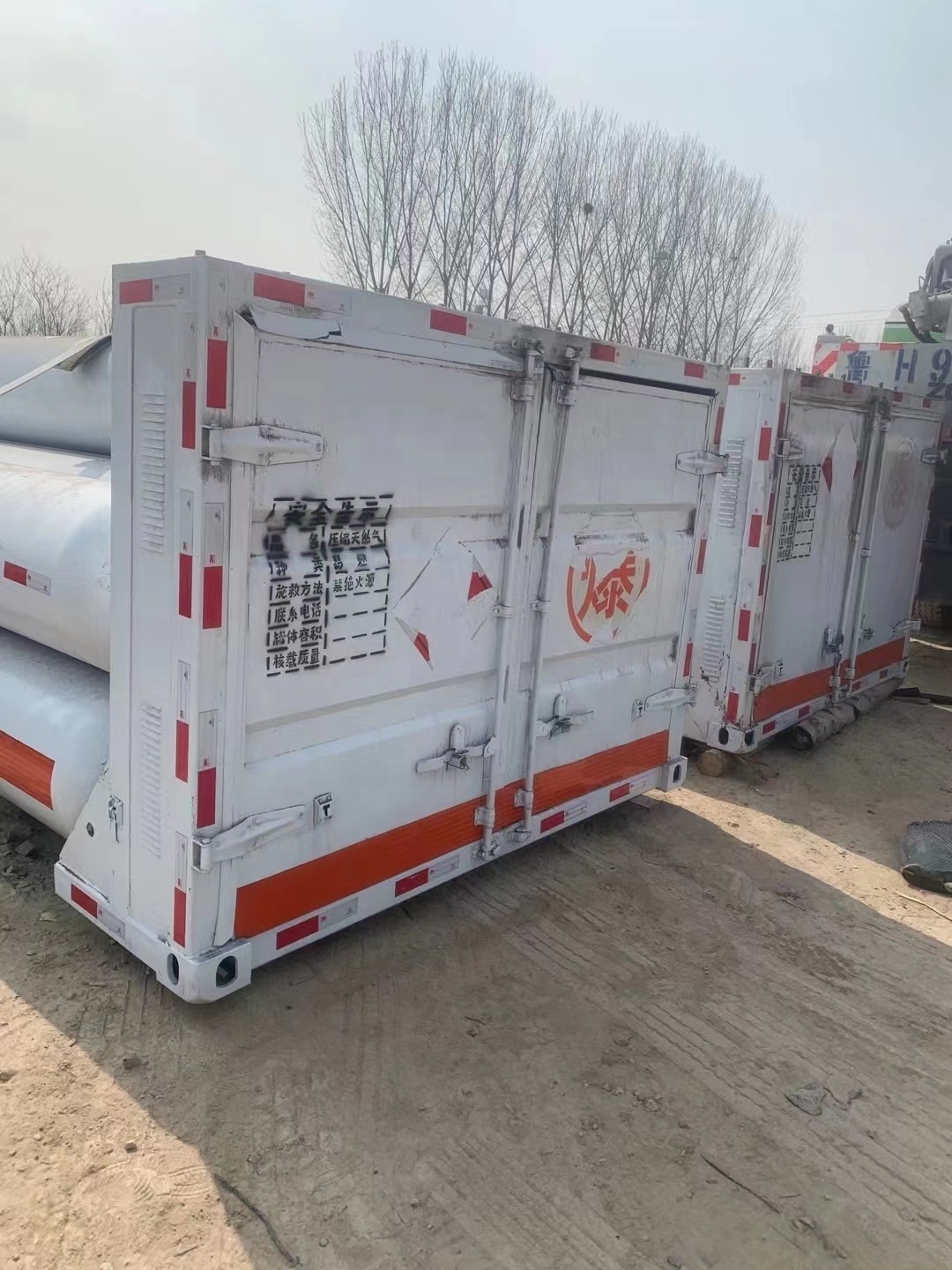 Used 8-tube CNG helium-hydrogen tube trailer