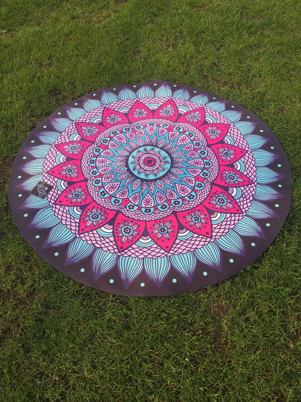 slip resistant circular yoga mat for meditation