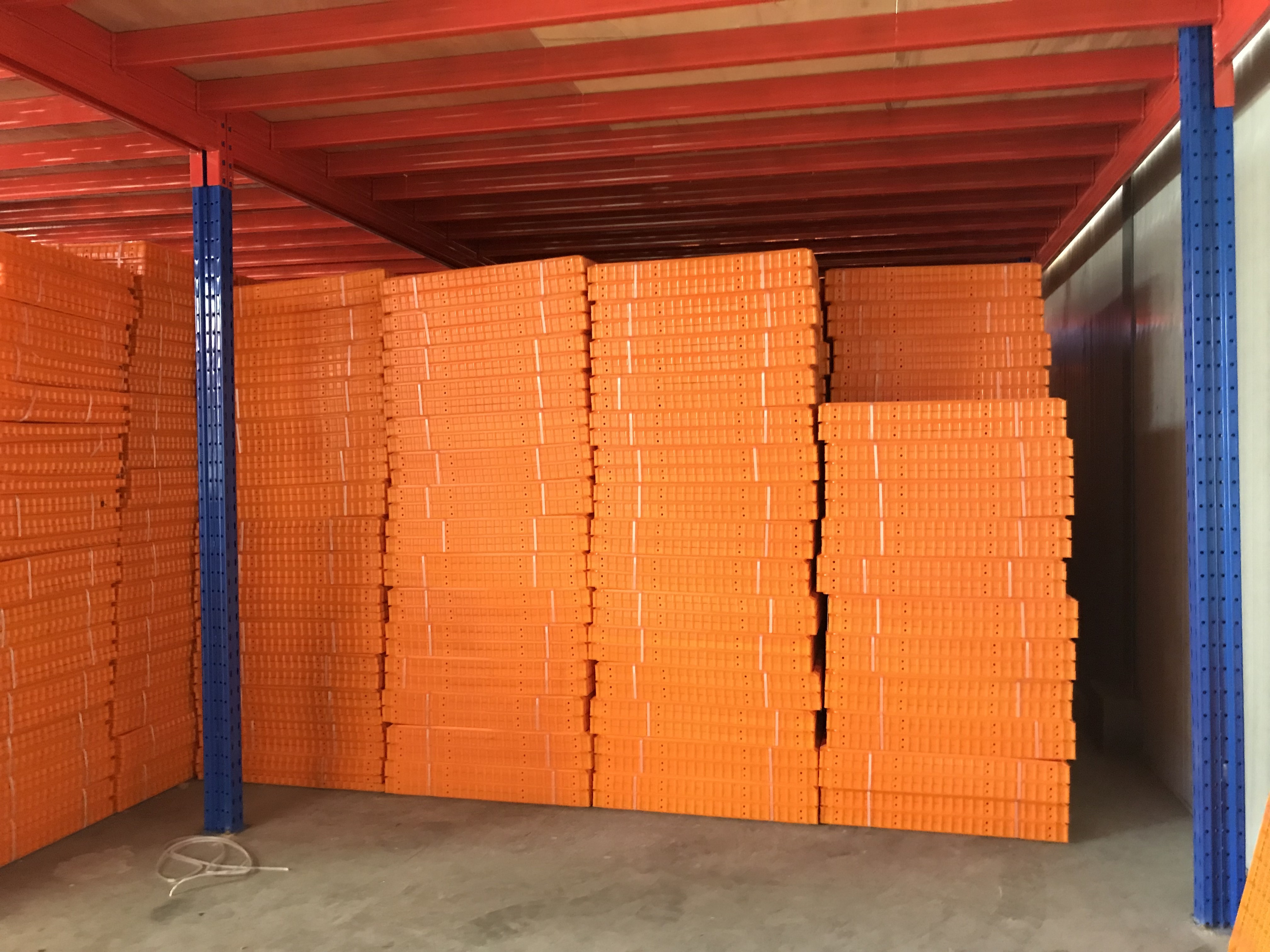 plastic orange chicken crates chicken transport crates for sale  plastic cages for chicken