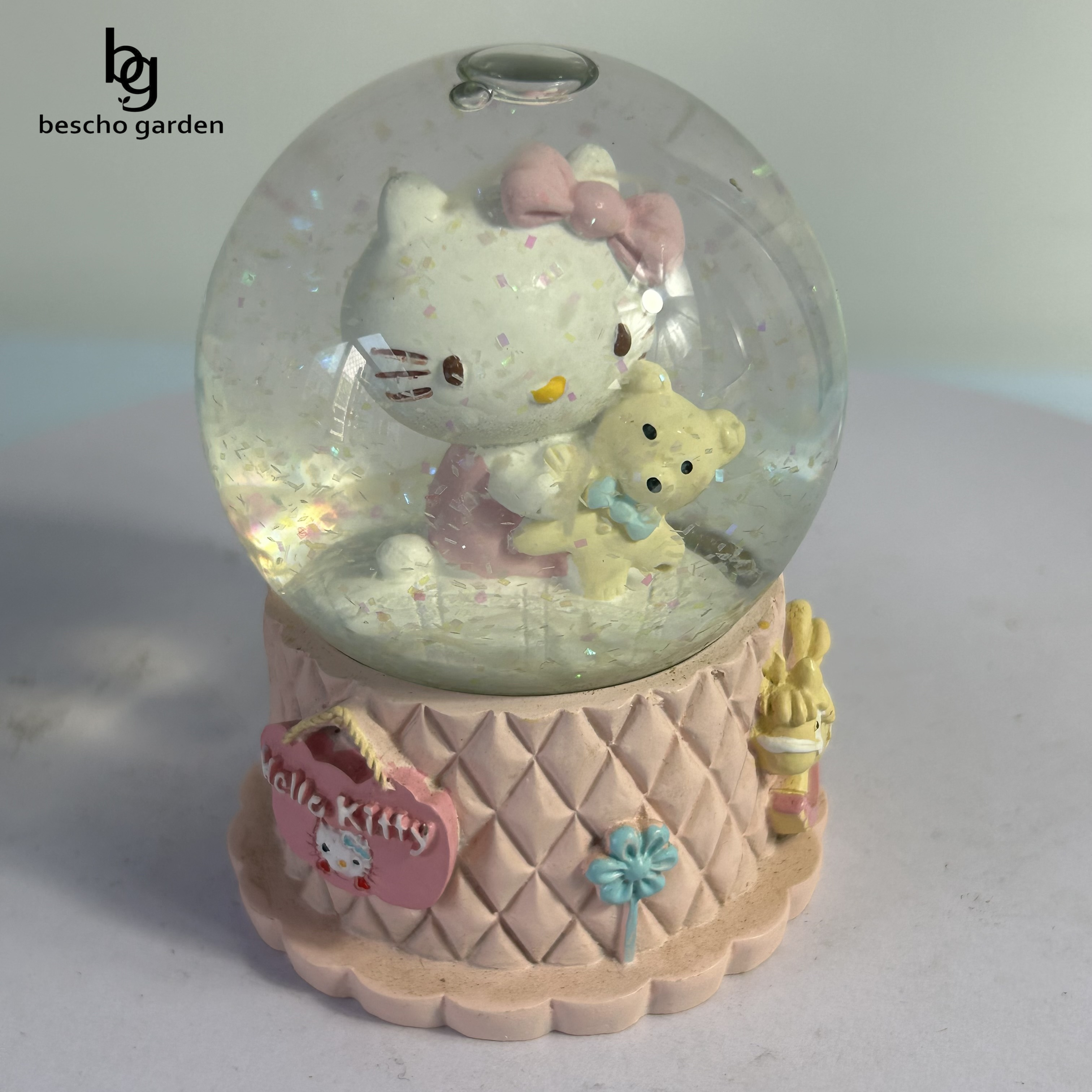 Wholesale Hello Kitty Snow Globe Souvenir Snow Globes Costume for Souvenir Gift