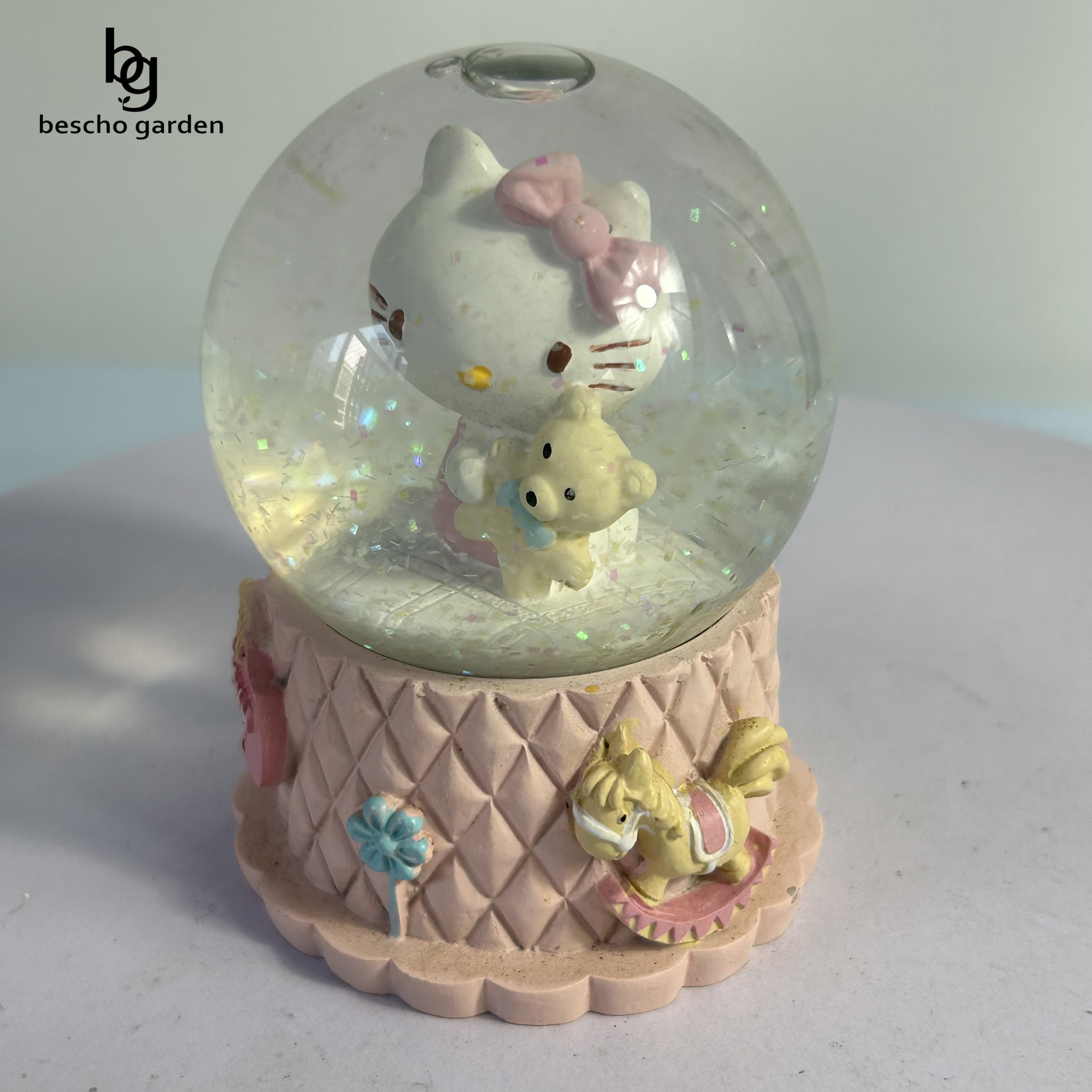 Wholesale Hello Kitty Snow Globe Souvenir Snow Globes Costume for Souvenir Gift