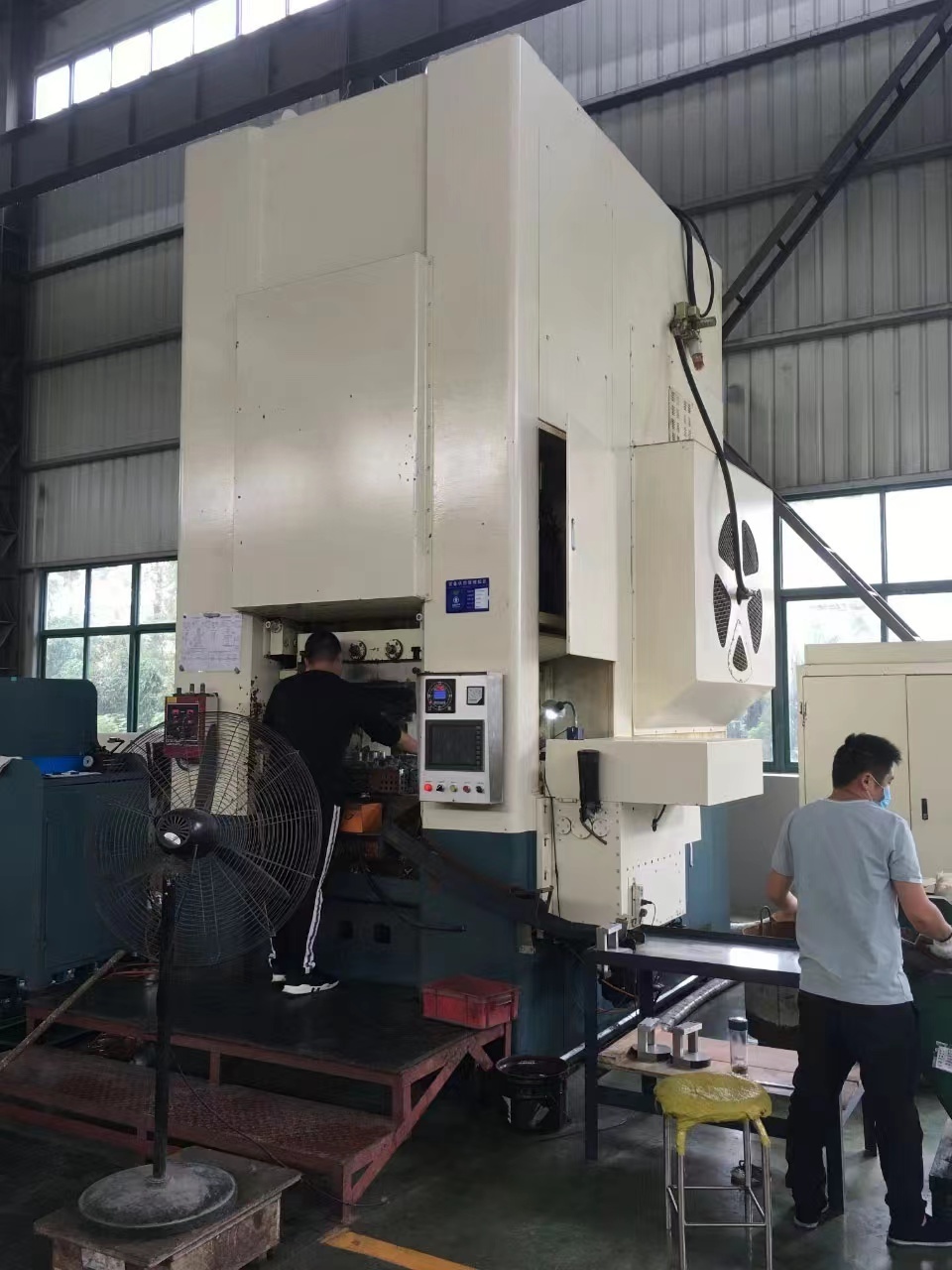 600 Ton Conical Gear Press Cold Extruding Machine Cold Forging Press