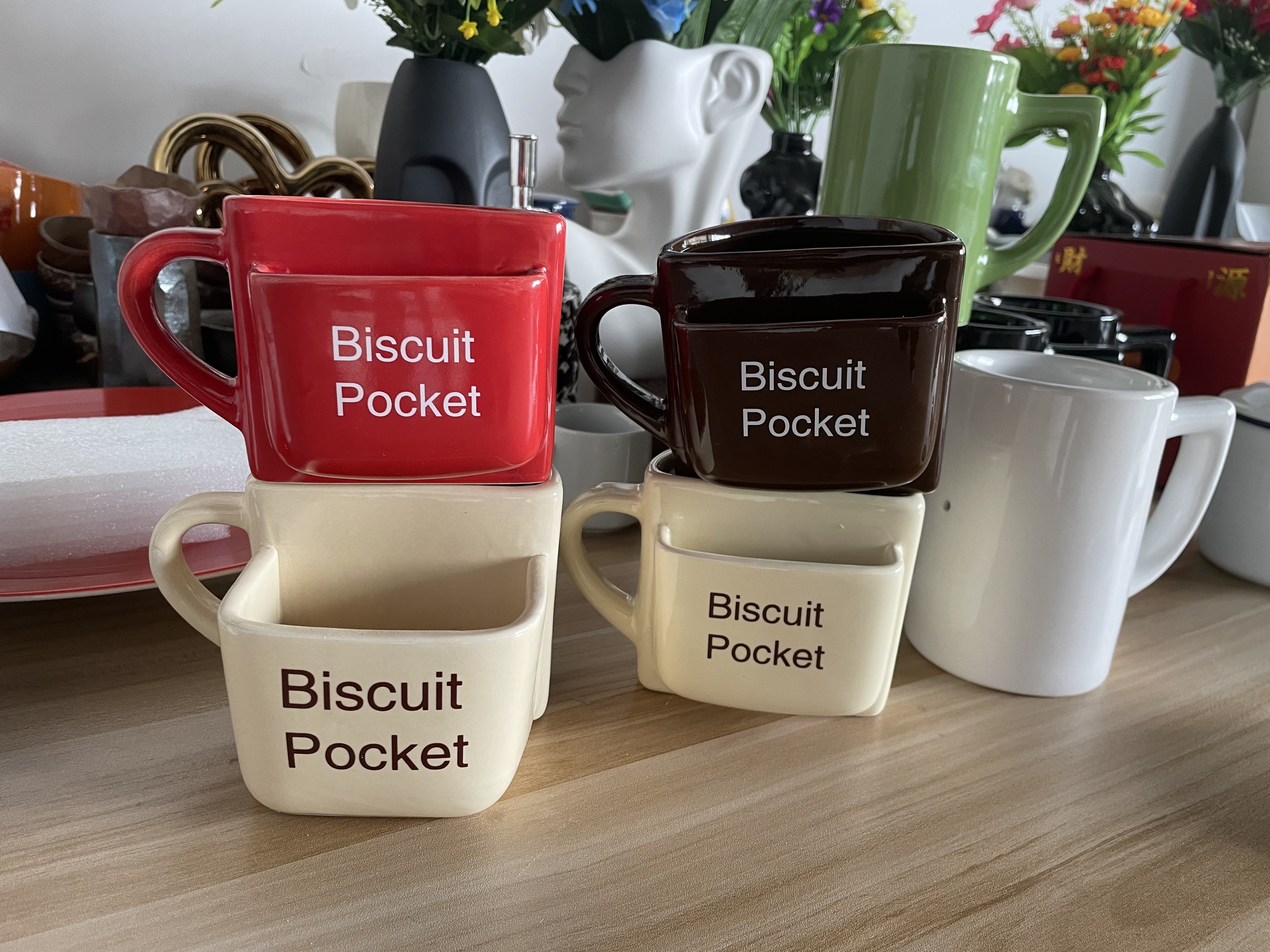 wholesale ceramic cookies mug with biscuit holder Dessert Pocket Funny Mug for Coffee Tea Cup Travel Coffee Cup