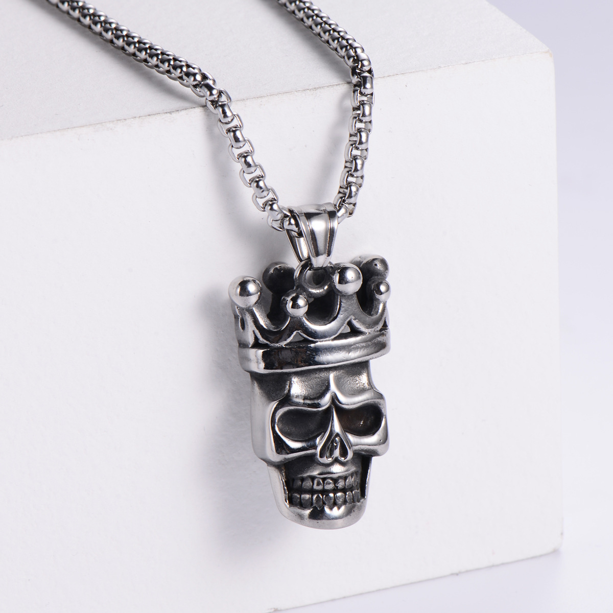 New Halloween Punk Men Skull Pendent Necklace with Crown Ghost Head Charms Biker Chain Jewelry 304 Stainless Steel Pendant