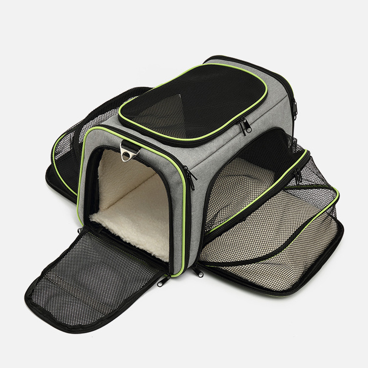 Factory wholesale portable folding pet carrier handbag breathable cat carrier expandable dog carrier bag for small dogs