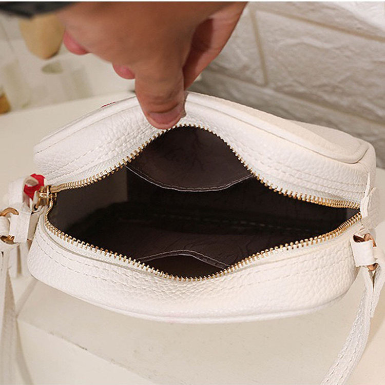 Wholesale Cute Women Purse Bags With Nice Straps Vegan PU Leather Heart Crossbody Bag for lady