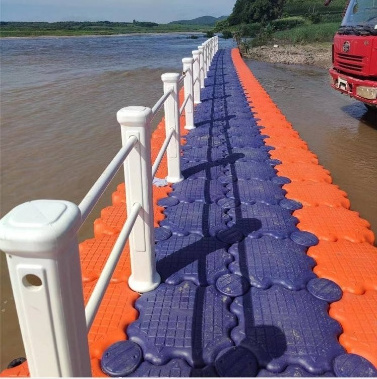 Modular HDPE swimming pool plastic floating platform pontoon bridge jet ski floating dock yacht platform