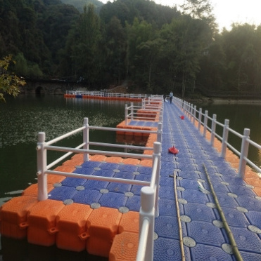 High buoyancy  marine modular plastic floating dock cubes pontoon floating platform jet ski floating dock