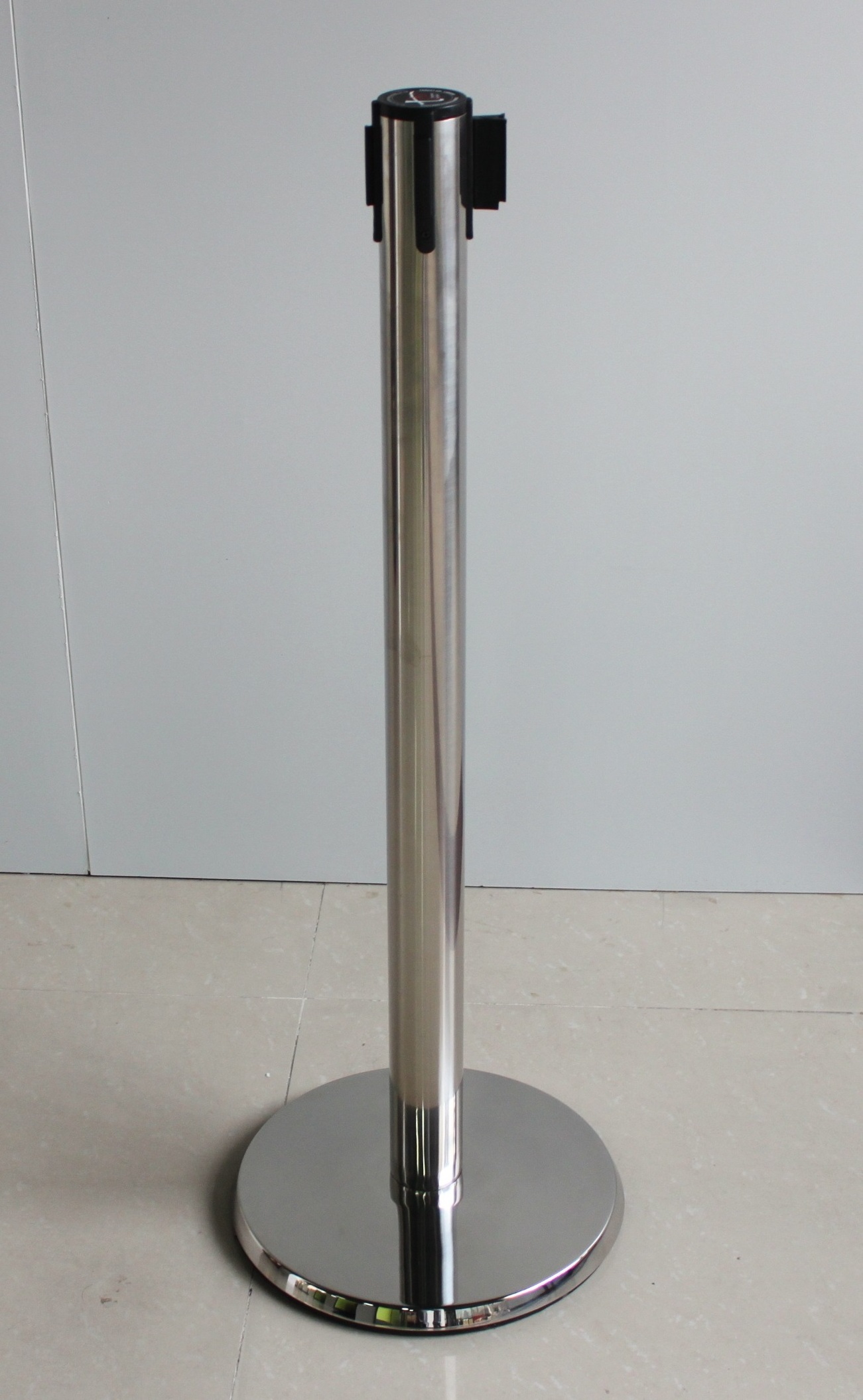 retractable banner stanchion queue stand crowd control barrier for event queue posts stanchion post crowd control barrier