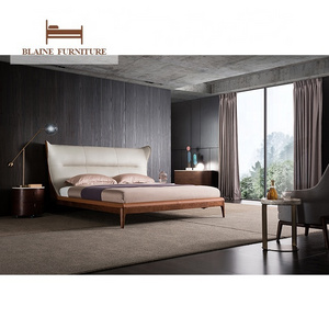 Italian Designer Bedroom Furniture King Size Modern Soft Bed Frame Wooden Grey Leather Double Bed Set Luxury Bed