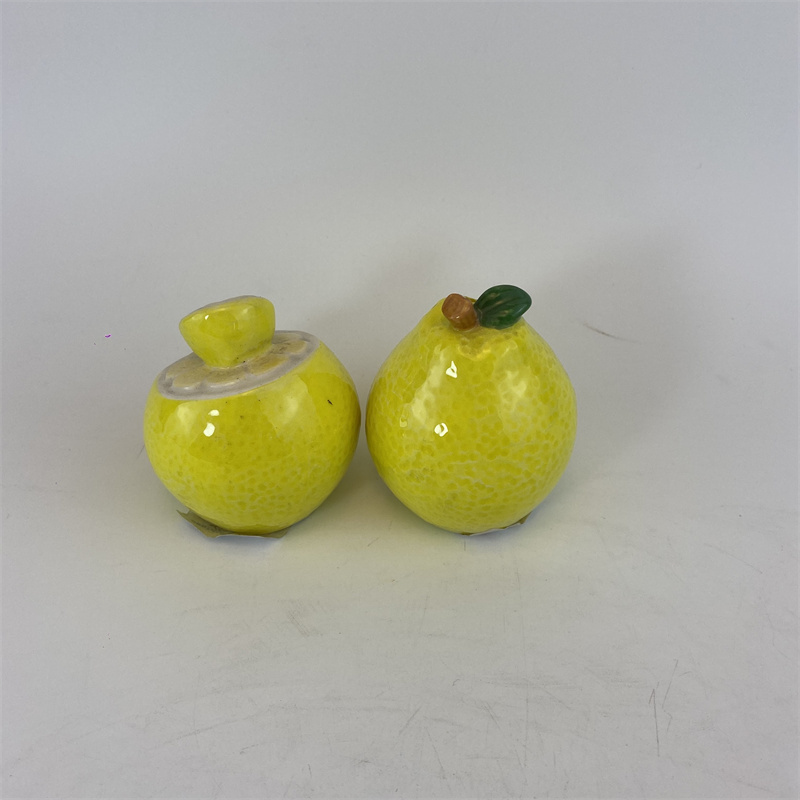 Ceramic decorative custom fruit shaped spice jar wedding favors cruet set ceramic salt and pepper shaker