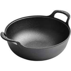 Cast Iron Soup Pot With Wooden Lid Balti Dish With Wide Loop Handles 3 Quart Casserole Cookware