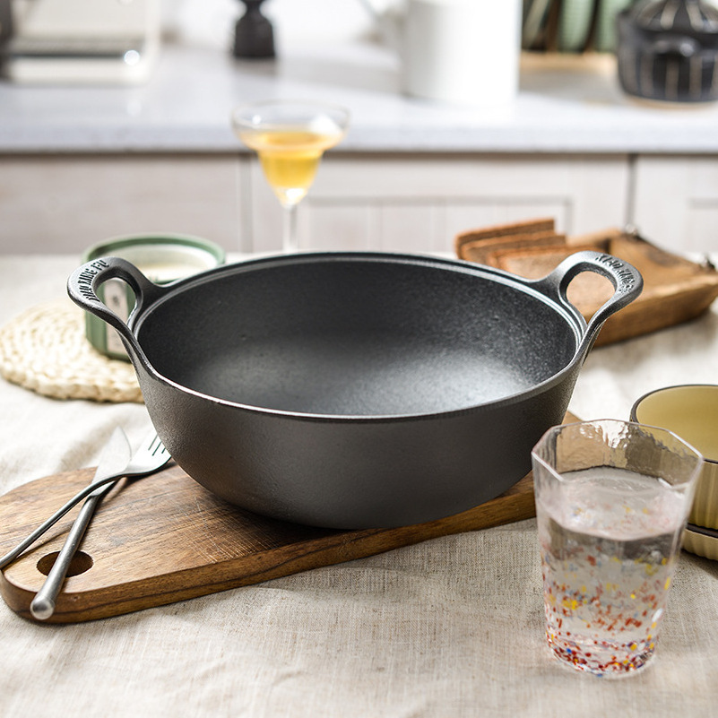 Cast Iron Soup Pot With Wooden Lid Balti Dish With Wide Loop Handles 3 Quart Casserole Cookware