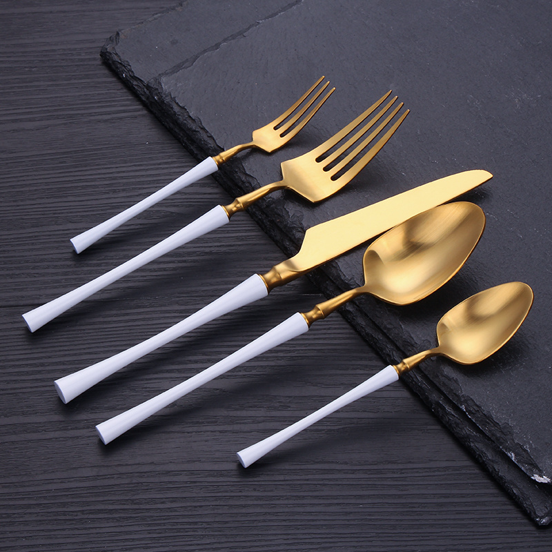 High Quality Luxury Gold Cutlery Set 18 /10 Stainless Steel Custom Logo Knife Fork and Spoon Flatware Set