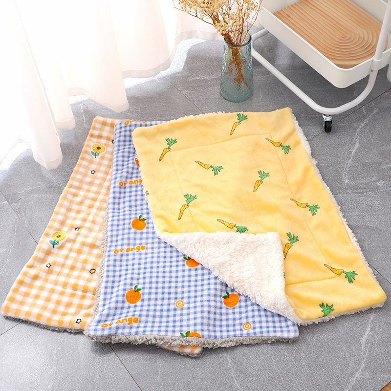 Soft Cute Warm Fluffy Fleece Flannel Dog Puppy Pet Pad Mat Throw Cover Blanket for Kitten Puppy Pet Quilt