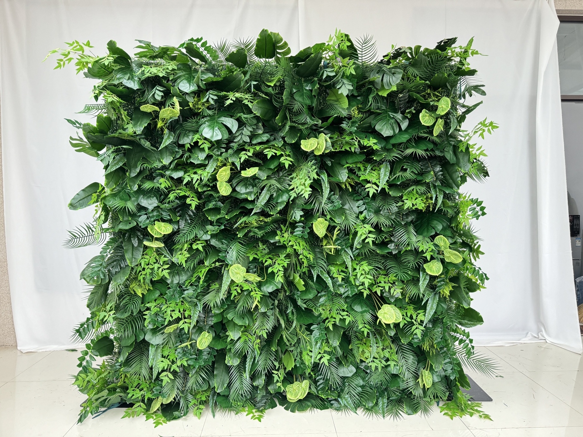 Hot sale 3d wedding green hanging plants leaves wall panel artificial wall plants backdrop