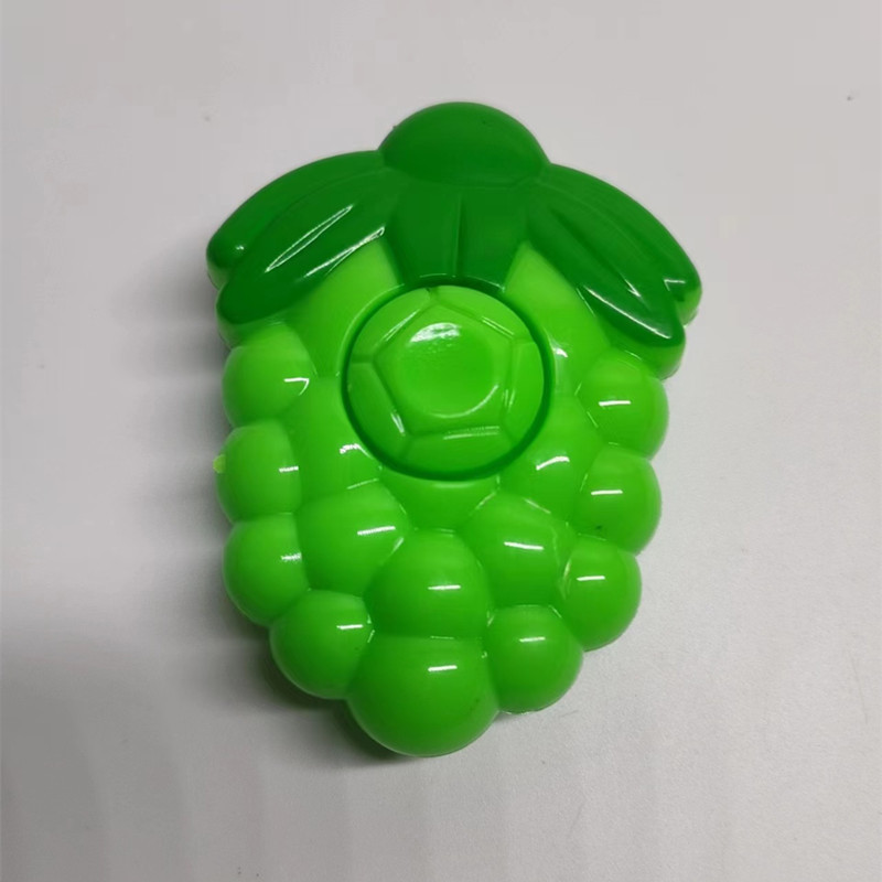 New product fruit fidget spinner pineapple and grape shape spinner kindergarten stress relief street small gift toy wholesale