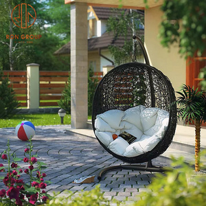 Latest Design Cheap Backyard Hotel Patio Swings Outdoor Furniture Hanging Metal Garden Wicker Rattan Egg Swing Chair with Stand