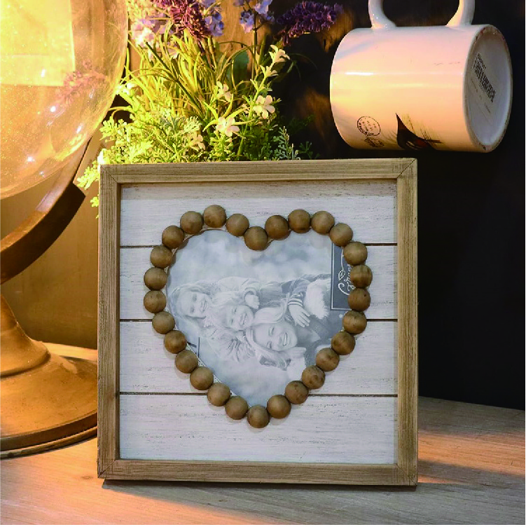 Cute Farmhouse Style Wood Heart Shaped Picture Frames Vintage Photo Frame with Wood Beads