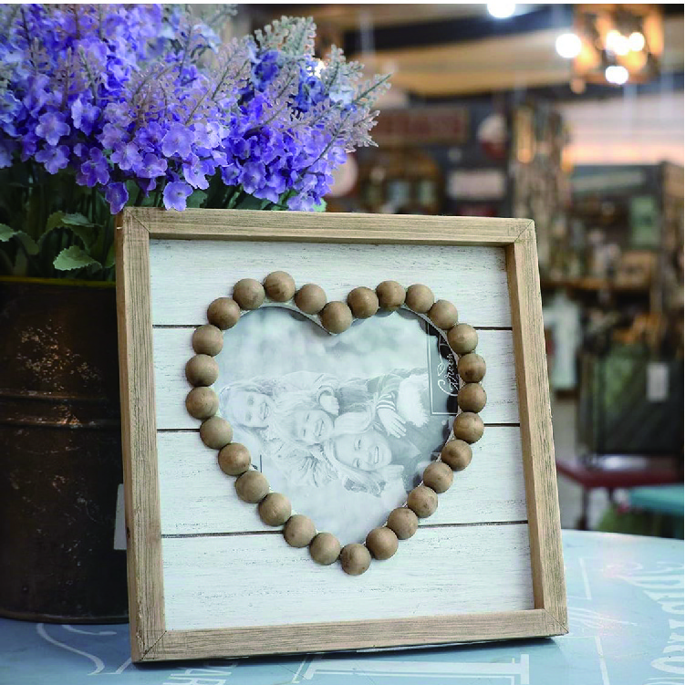 Cute Farmhouse Style Wood Heart Shaped Picture Frames Vintage Photo Frame with Wood Beads