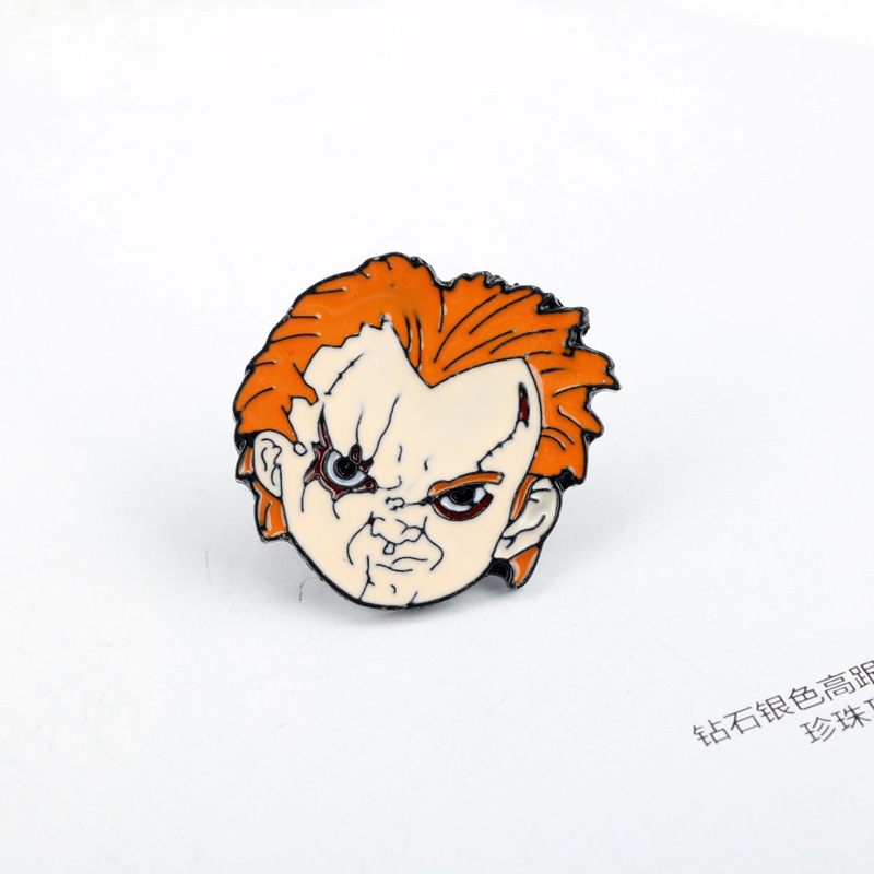 2 New Horror styles Bride of Chucky Brooch Pin Personalized Metal Alloy Dagger Drop Oil Brooch Badge Enamel Pin Brooch Women