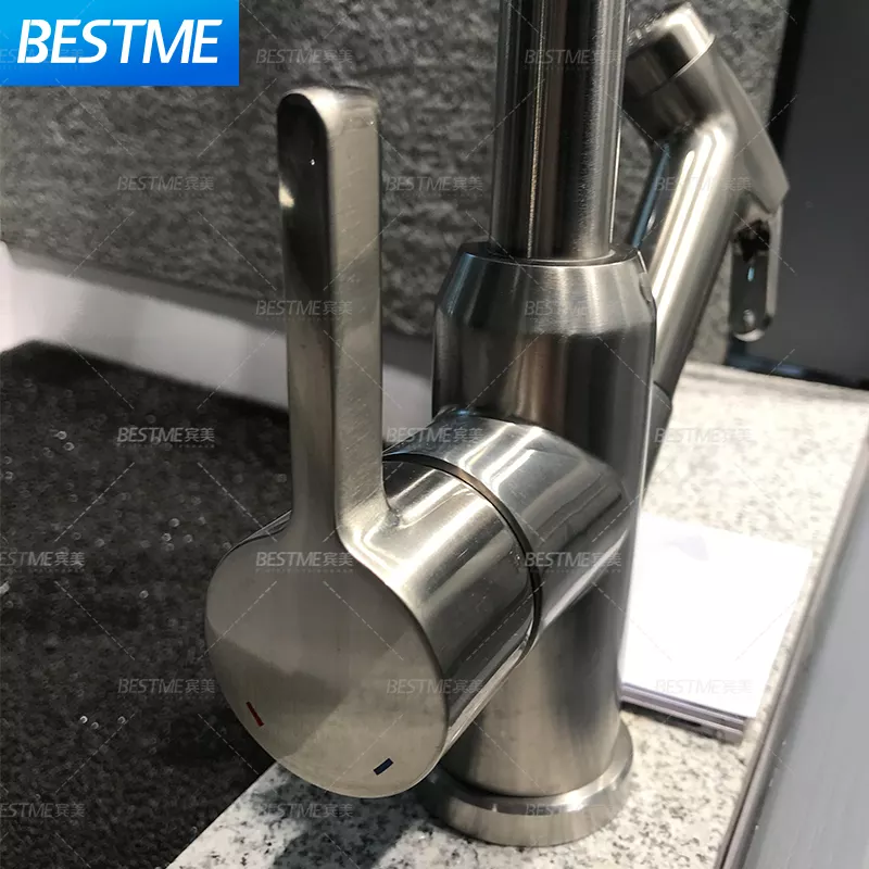 Hot Sell Brass Kitchen Sink Tap Single Hole Pull Down Gun Metal Kitchen Mixer Faucet With Sprayer mixer tap