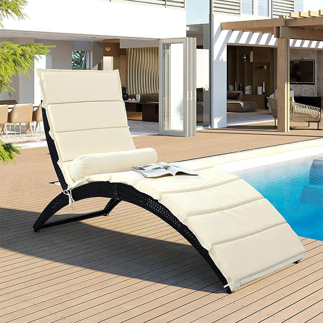 Eco-friendly All weather READY STOCK rattan furniture pool side sun beds patio garden foldable sun Lounger