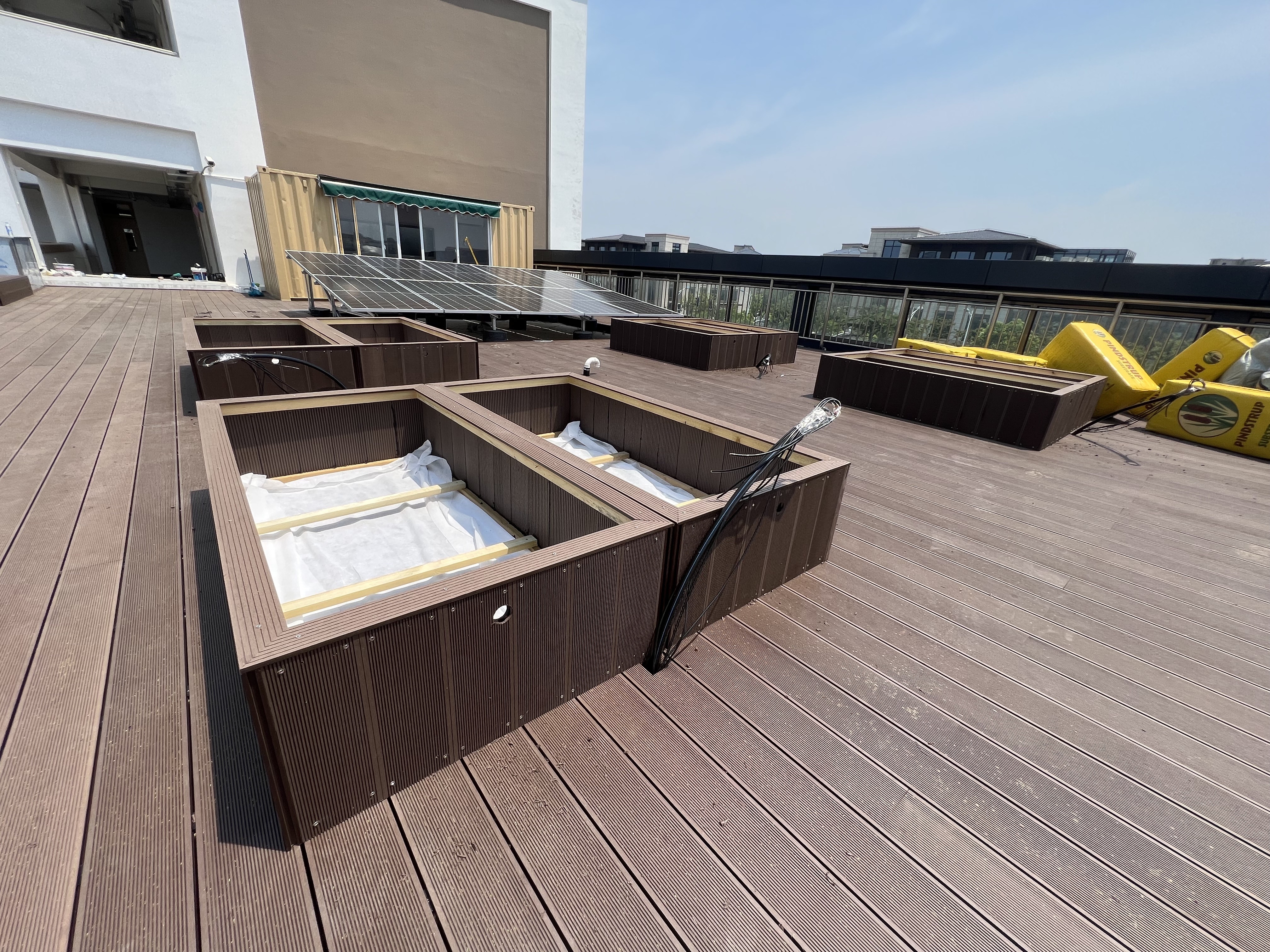 Factory Price Balcony WPC Decking Tiles White Thin Composite Deck Boards Composite Decking Perfect