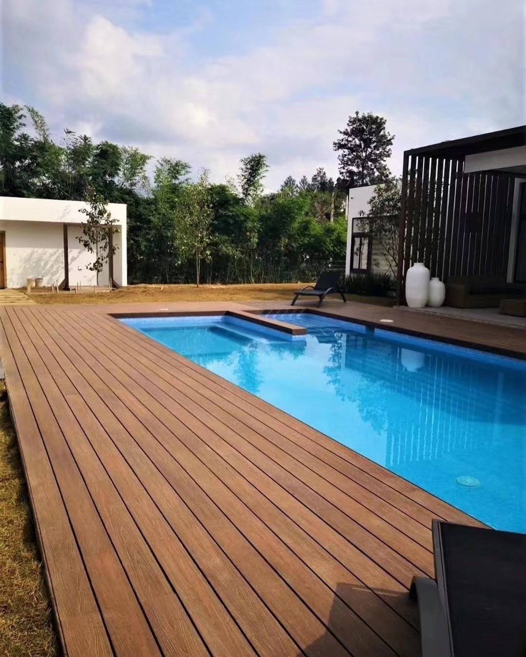 High Quality Wooden Plastic Composite Floor Waterproof Anti-slip Wood Decking Outdoor Swimming Pool Co-extrusion Decking