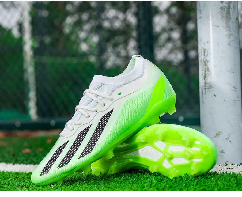 2023 Fashionable style Soccer Shoes for men/woman football shoe Wholesale custom made logo soccer boots Football Boots