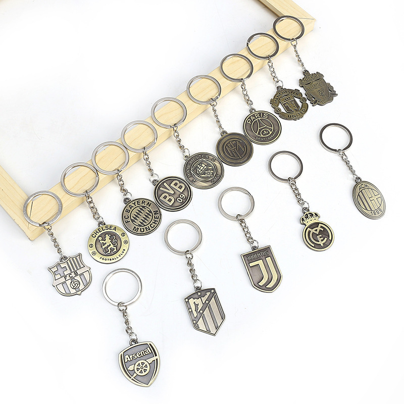 Customizable innovative professional Souvenir Europe soccer club Alloy metal Keychain