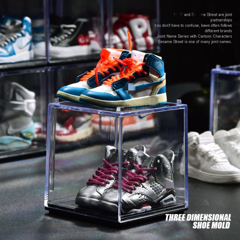 Square transparent mini shoe box A mini basketball sneaker plastic 3D shoe keychain