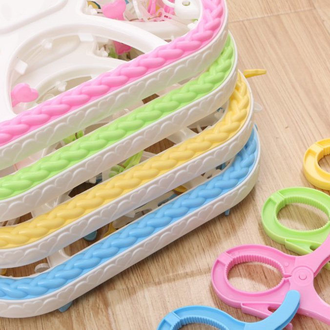 Plastic Clothes Hanger  Round  Shape 20 Pegs With Heart Shape LOCK