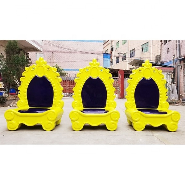 Hot-sale Popular Christmas Fiberglass Santa Thrones Gold King Chair Decoration