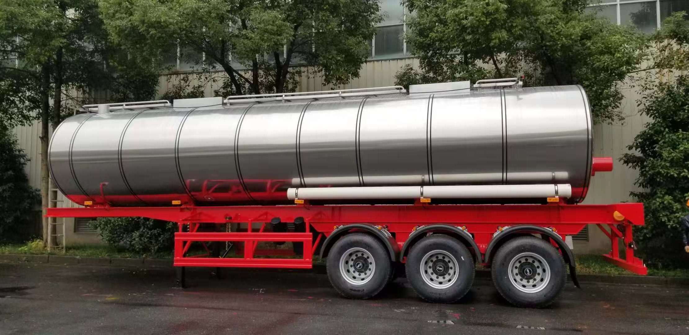 IKOM asphalt bitumen transportation tank