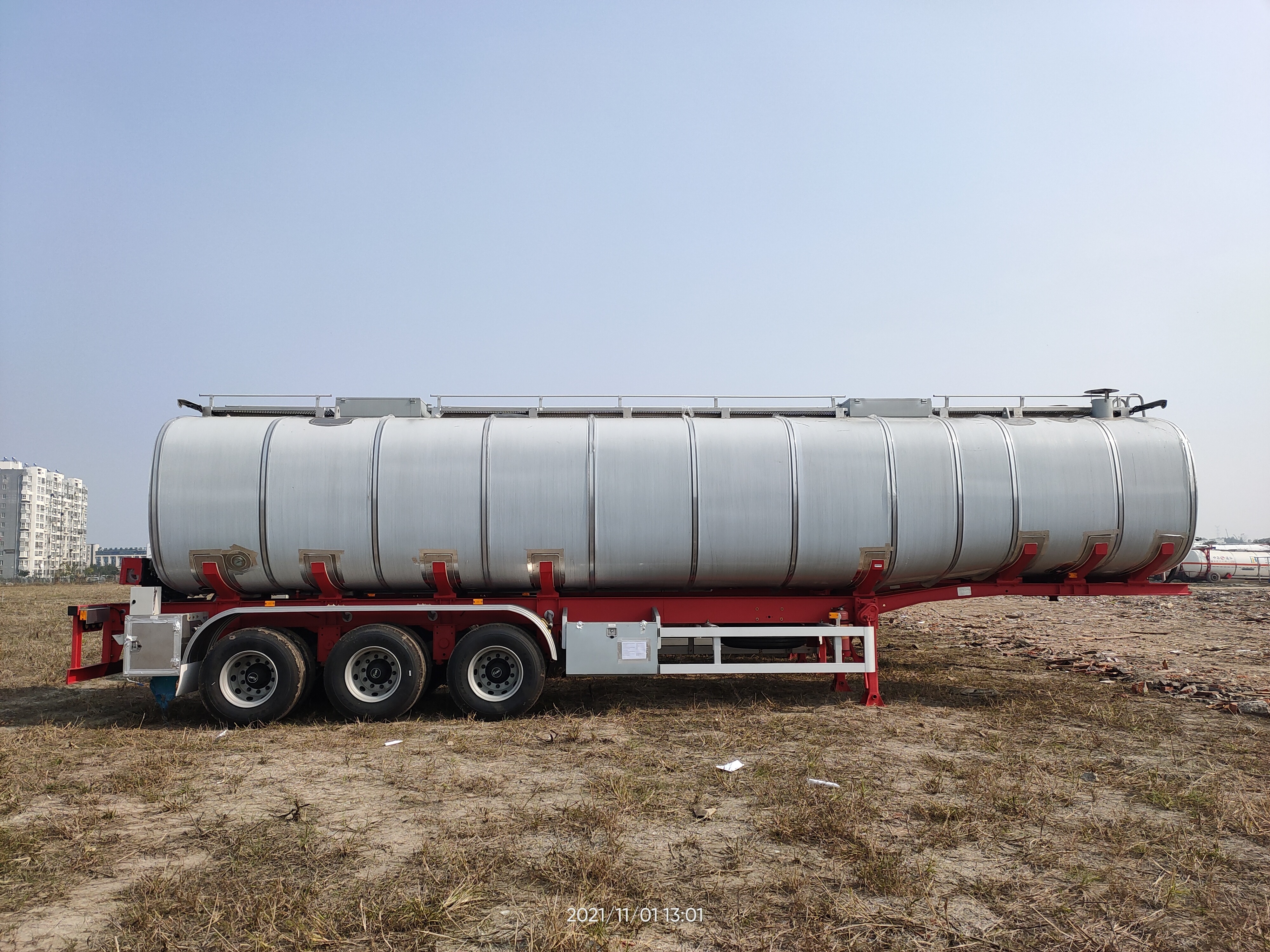 IKOM asphalt bitumen transportation tank