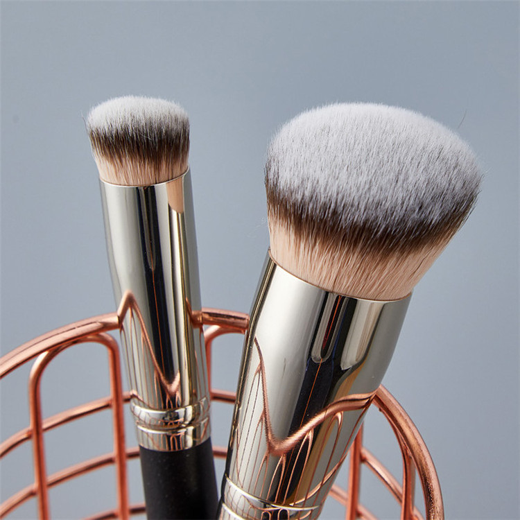 Single Round Head Facial Foundation Cosmetic Brush Angled Makeup Brush