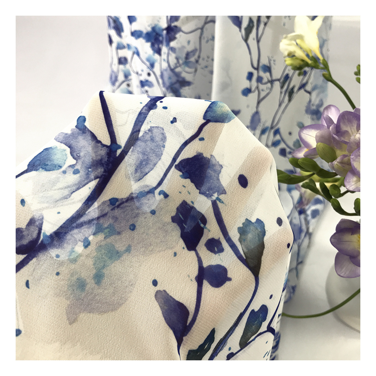 New fashion painting blue color flowers pattern 100d chiffon fabric by meters polyester digital printed for dress